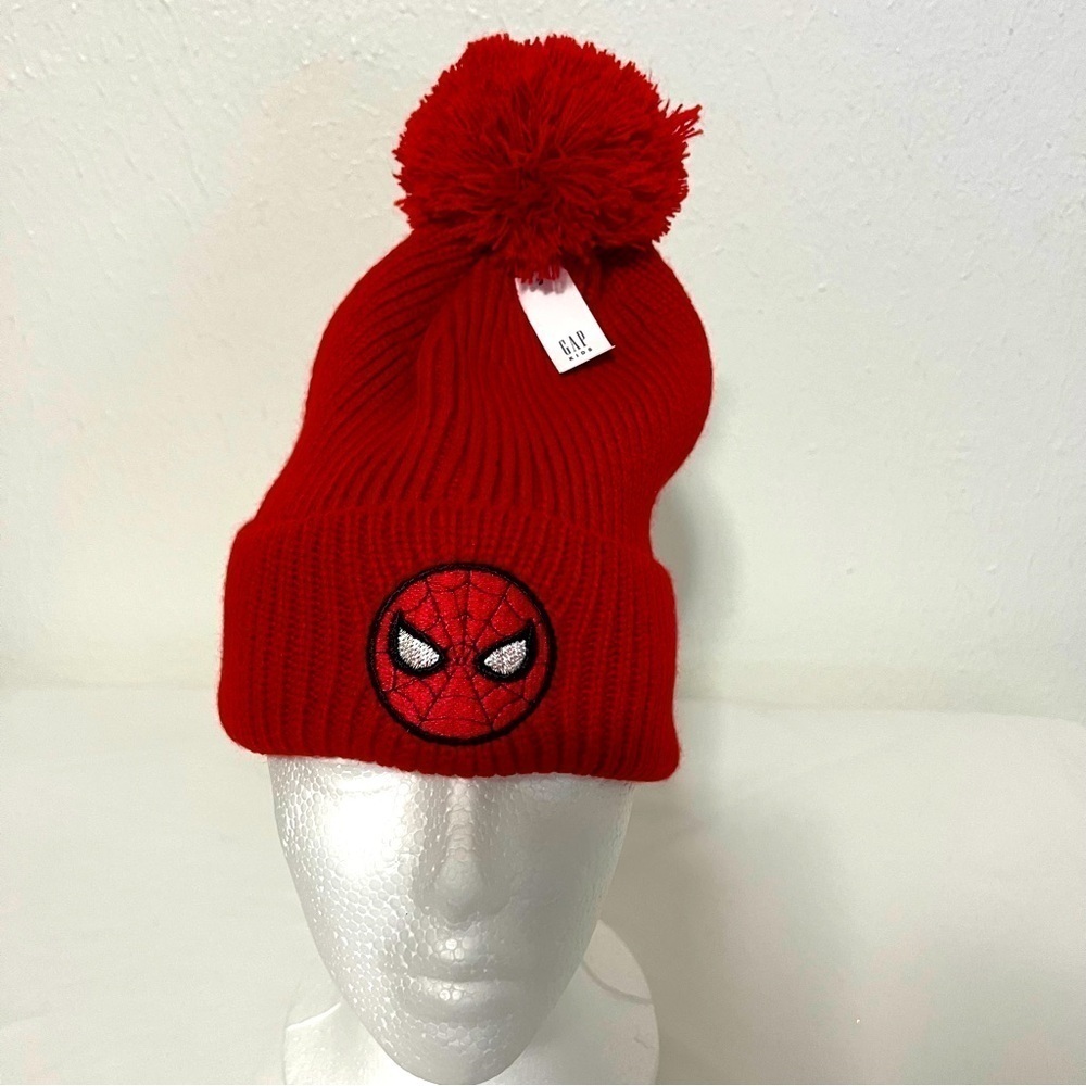 Gap Kids Marvel Spider Man-Poof Red Beanie With Pom Size S/M NWT Warm Outdoors